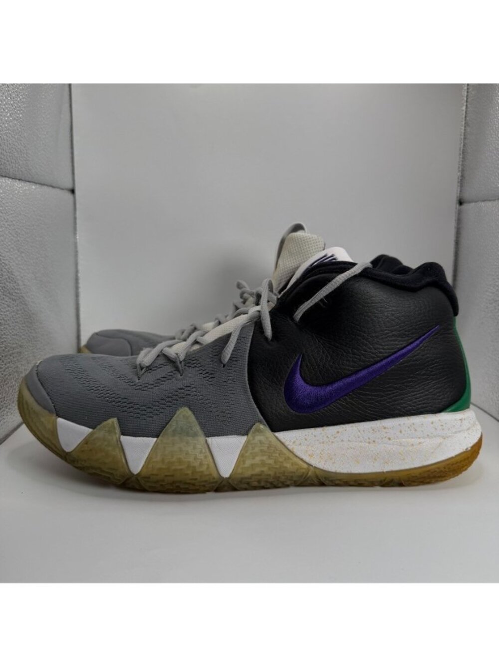 Nike Kyrie 4 Shoes Mens Size 12 Gray Black Basketball Street Wear Mid Top - Picture 5 of 13